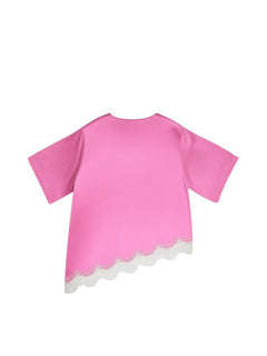 BubiniSegreti Satin-Bluse in Pink mit asymmetrischem Saum und cremefarbenem Spitzenbesatz für Damen.