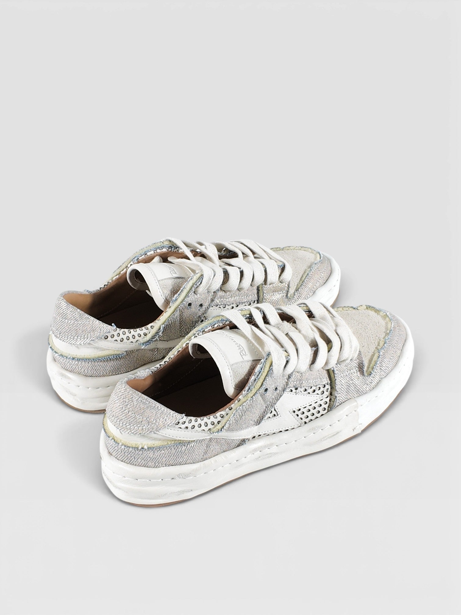 BubiniSegreti Damen-Sneaker in Beige und Metallic mit Used-Optik, Leder-Textil-Mix und breiten Schnürsenkeln