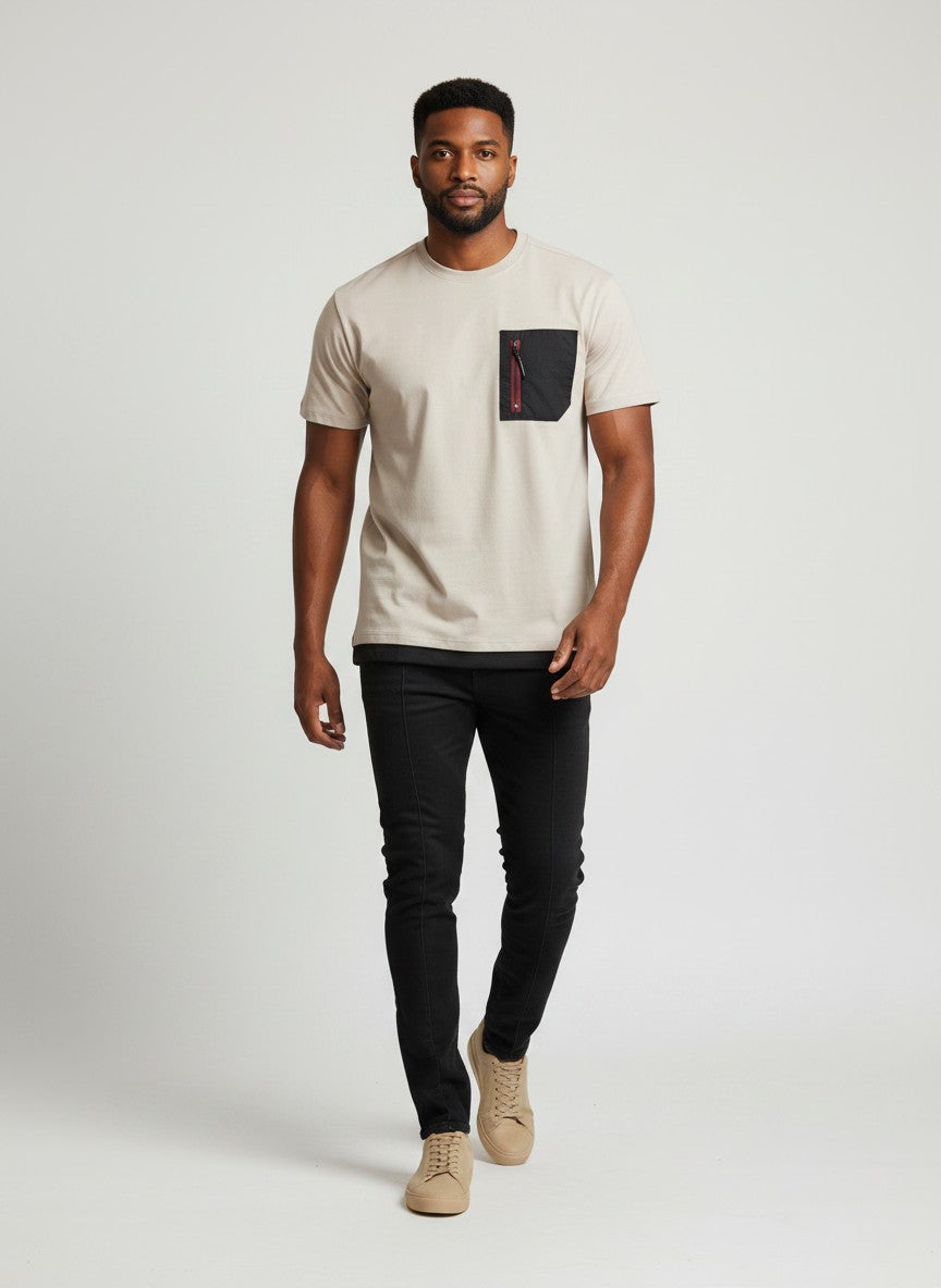 BubiniSegreti Herren T-Shirt in Beige mit schwarzer Brusttasche, Reißverschluss-Detail und Kordelzug am Saum
