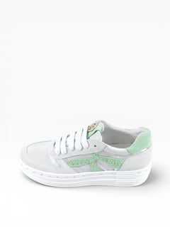 BubiniSegreti Damen Sneaker in Grau und Mintgrün aus Veloursleder mit Nieten und weißer Plateausohle