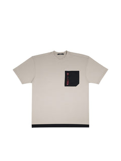 BubiniSegreti Herren T-Shirt in Beige mit schwarzer Brusttasche, Reißverschluss-Detail und Kordelzug am Saum