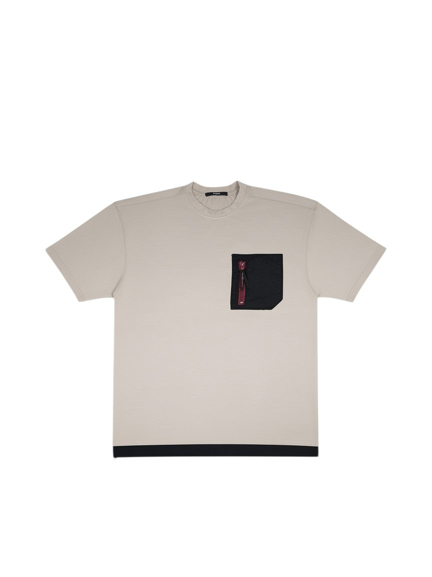 BubiniSegreti Herren T-Shirt in Beige mit schwarzer Brusttasche, Reißverschluss-Detail und Kordelzug am Saum