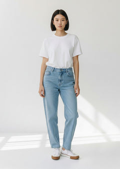 BubiniSegreti Roberta Biagi light blue cotton jeans with a straight leg fit and subtle used look on a model