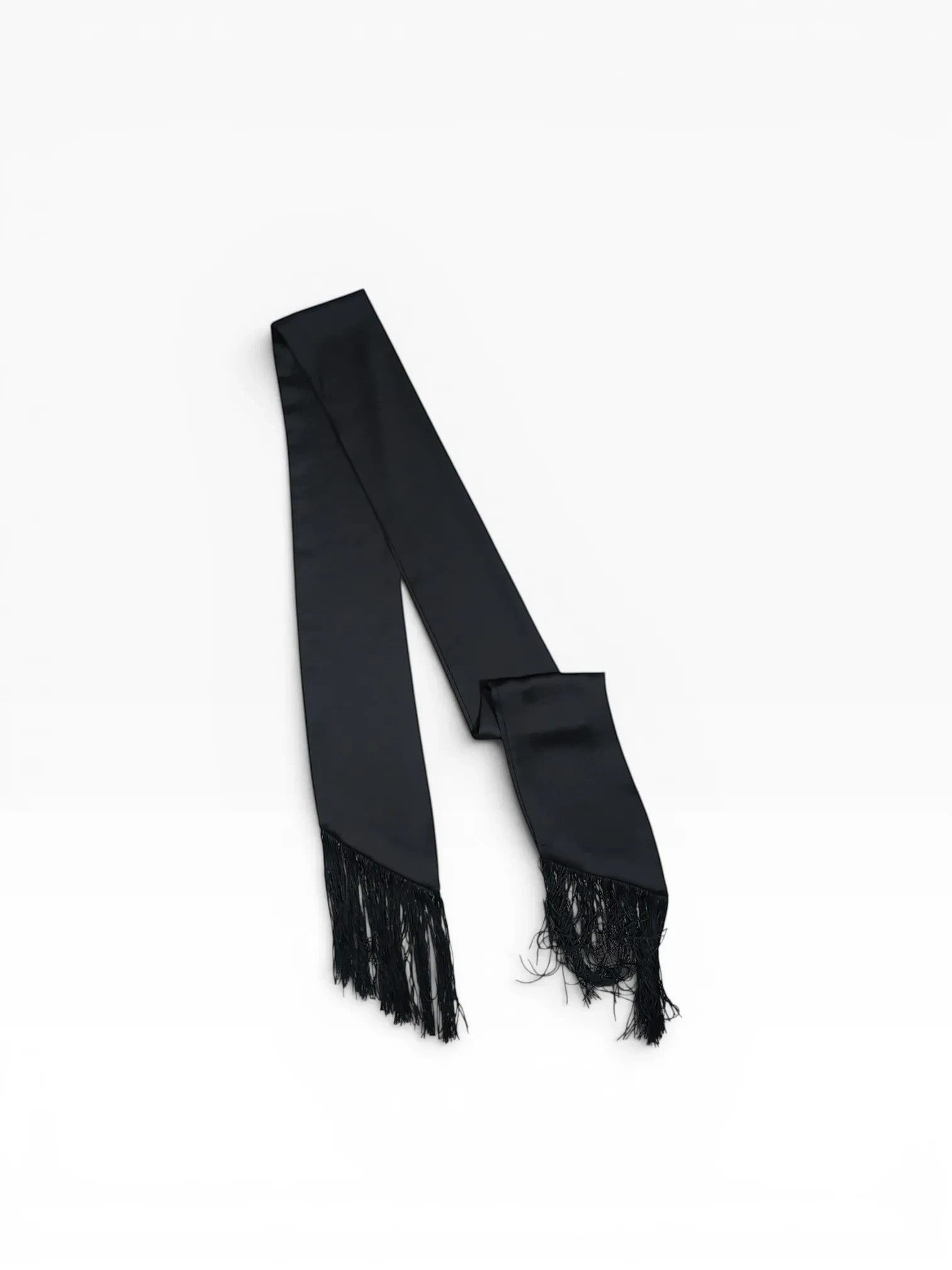 Schwarzer BubiniSegreti Seidenschal mit langen Fransen an den Enden für elegante Abendmode