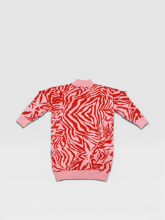 BubiniSegreti Strickkleid in Rot und Rosa mit Zebra-Muster, Stehkragen und langen Ärmeln für einen modischen Look.