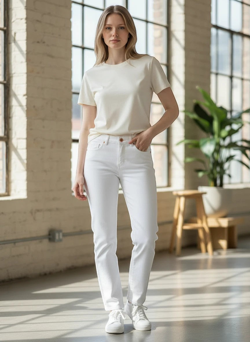 BubiniSegreti Damen weiße gerade geschnittene Jeanshose aus Denim mit Five-Pocket-Details