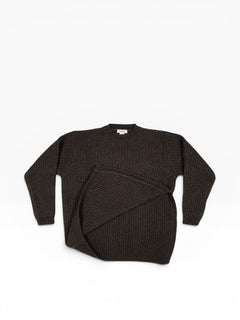 BubiniSegreti Grobstrickpullover in Anthrazit mit Rundhalsausschnitt und asymmetrischem Saum aus weichem Strickmaterial